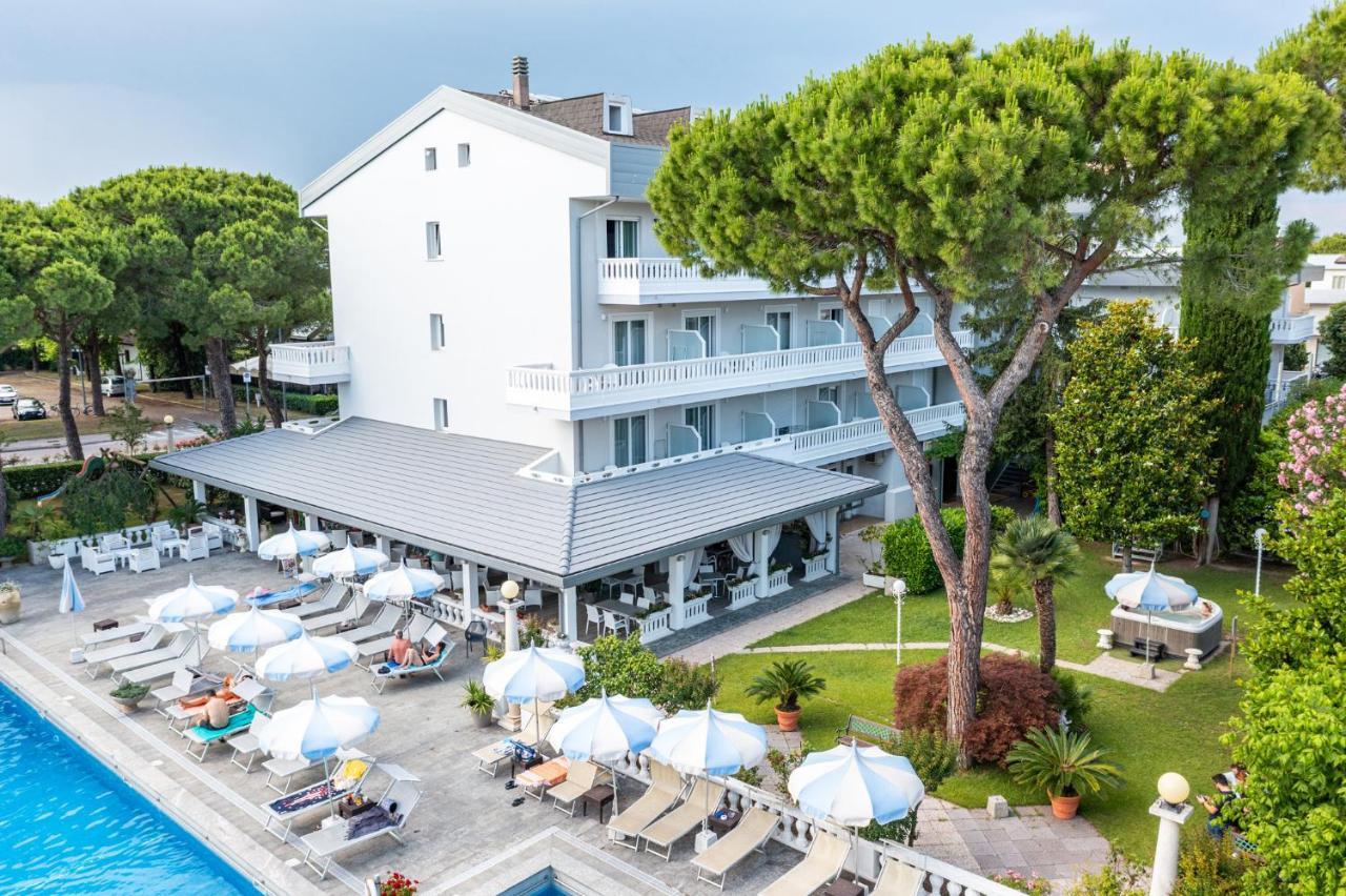 Hotel Al Cigno Lignano Sabbiadoro Dış mekan fotoğraf